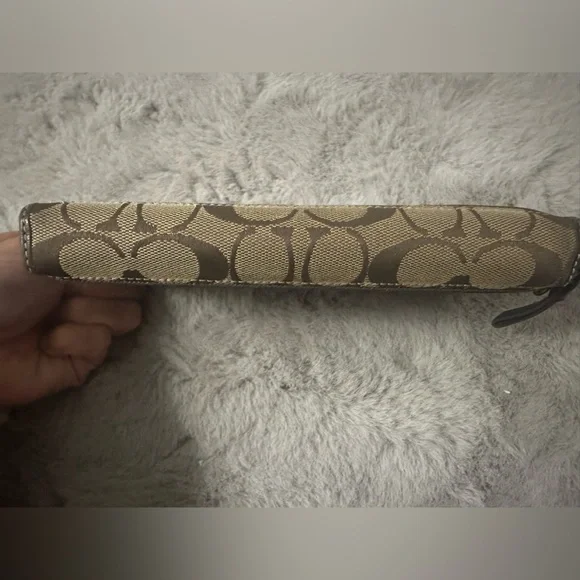 Brown Coach Wallet - Picture 8 of 8